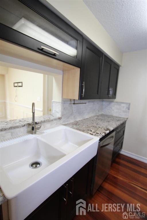 Building Photo - 208 Ravens Crest Dr