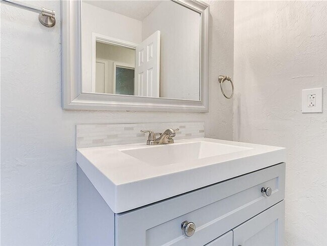 Building Photo - Beautifully Updated 3-Bed, 2-Bath Home in Oklahoma City