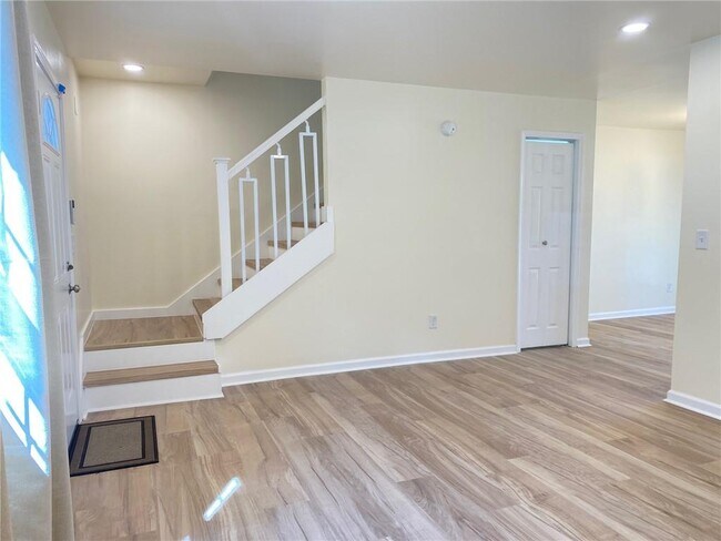 Building Photo - 2264 Salt Springs Pl