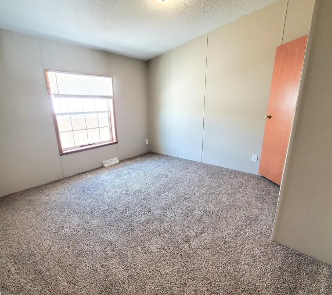 Building Photo - 9366 Starboard Dr