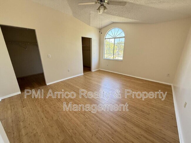 Building Photo - 12653 Longcrest Dr
