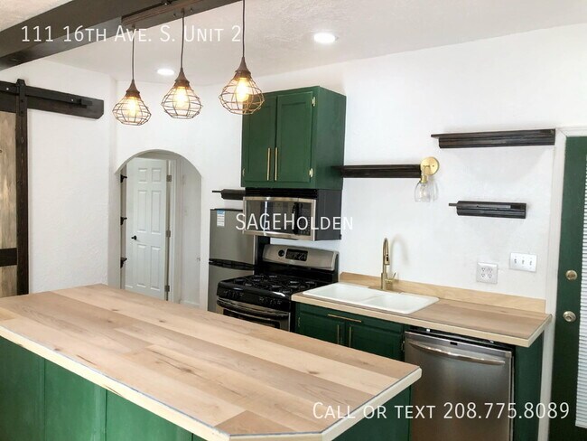 Primary Photo - 111 16th Ave S
