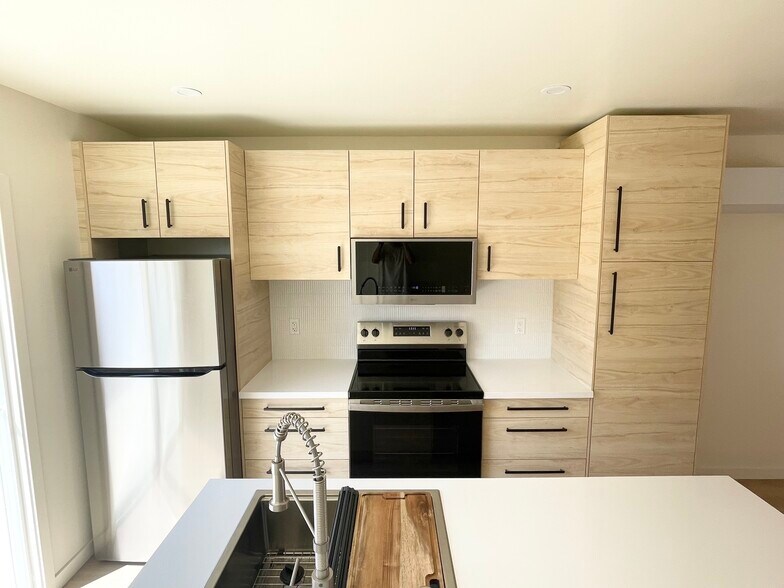 Building Photo - 53 Lemon Dr