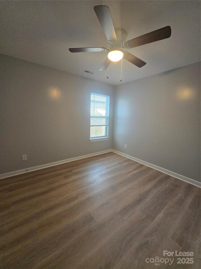 Building Photo - 3100 Dawnshire Ave