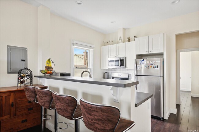 Building Photo - 15 Summit Pl