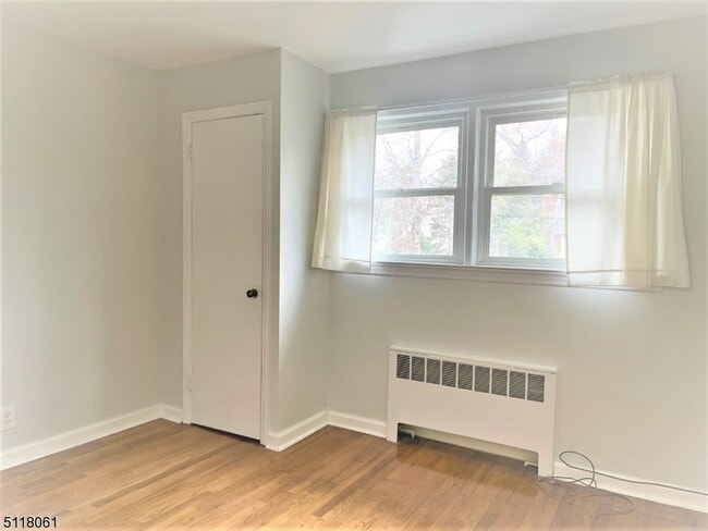 Building Photo - 51 Silver Spring Rd