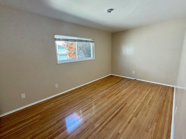 Building Photo - 4 Bed 2 Bath Home with Large Yard in Pacif...