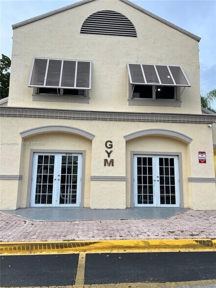 Building Photo - 8353 Lake Dr