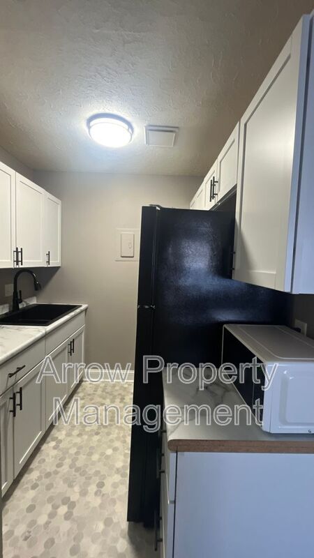 Building Photo - 1215 E Street-8