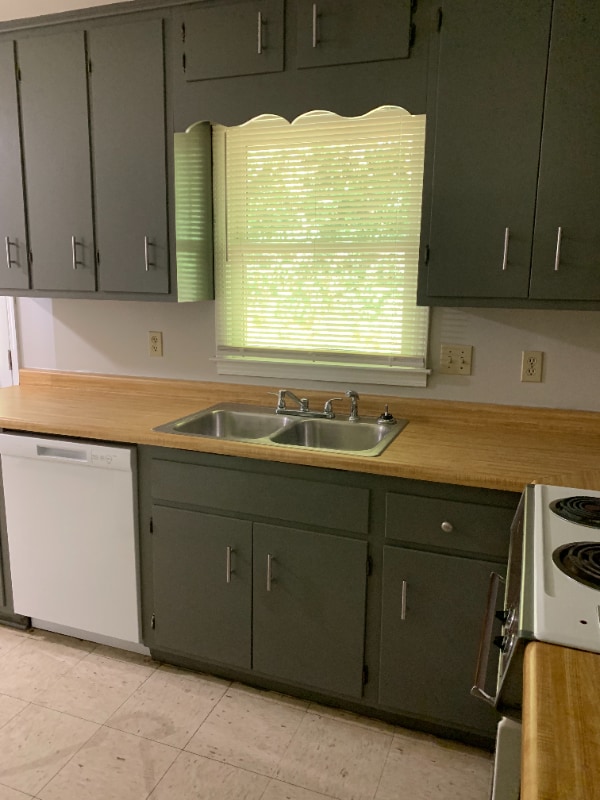 Building Photo - 123 Park St