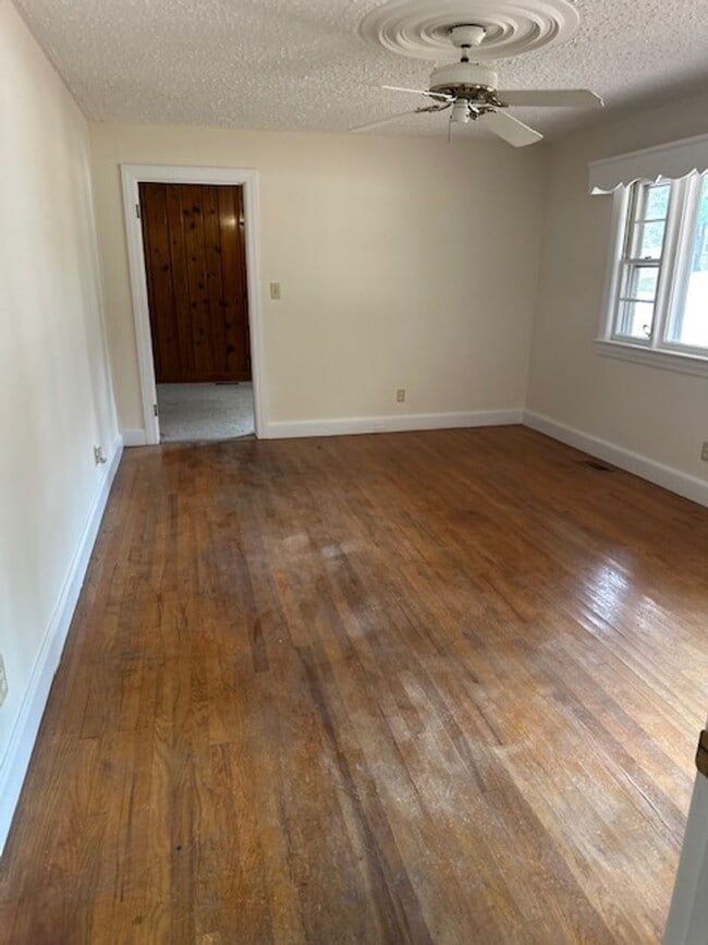 Building Photo - 1208 Neal St