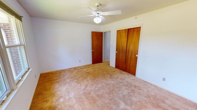 Building Photo - Charming 3 Bedroom Brick Ranch with Refurbished Original Woodwork