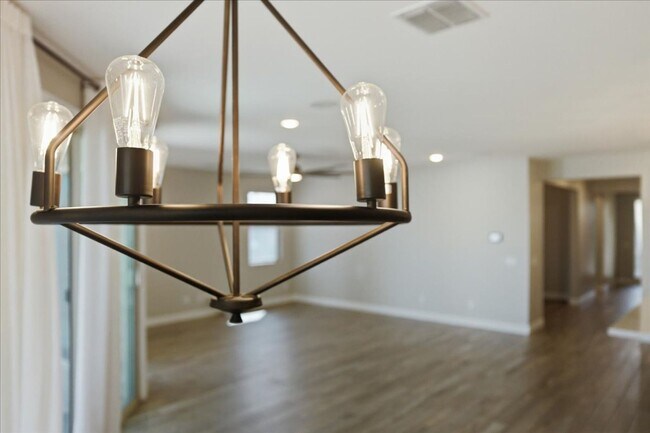 Building Photo - 2225 N 140th Dr