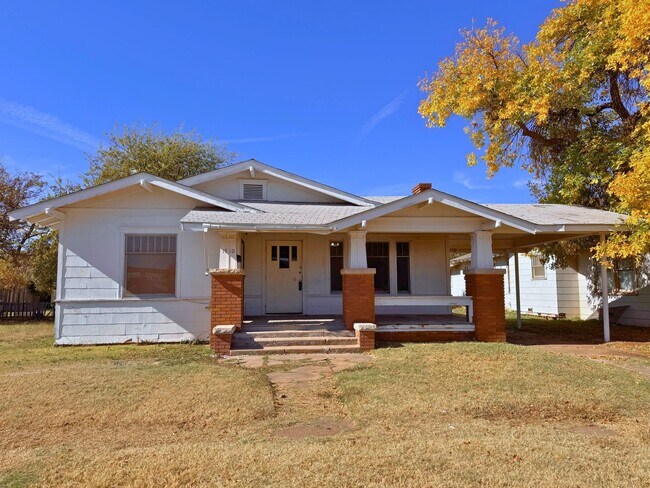 Primary Photo - 1710 Monroe St