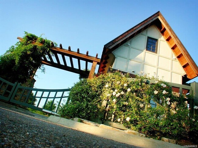 Building Photo - 3900 Turning Leaf Loop