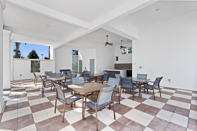 Building Photo - 4616 Longwood Lk Sq