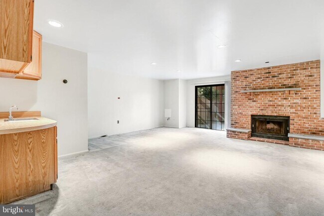 Building Photo - 3964 Rosebay Ct