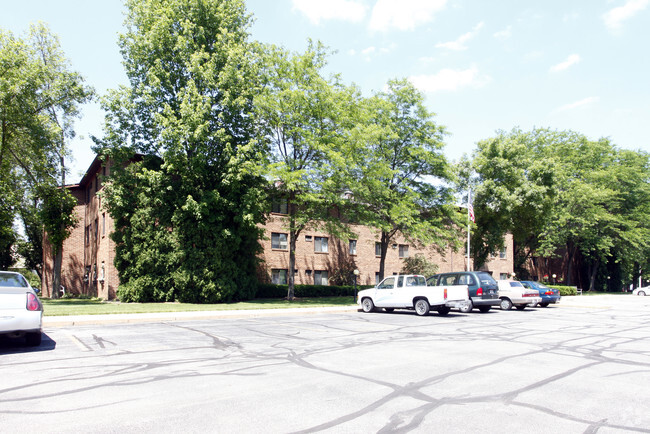 Building Photo - Newton Manor Apartments