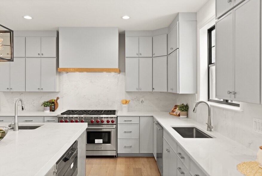 Building Photo - 8309 Loring Dr