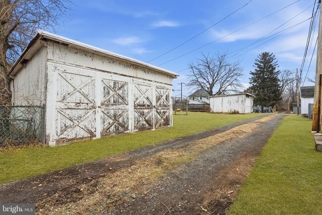 Building Photo - 7803 Monroe Ave