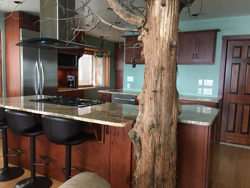 Building Photo - 6883C Deluxe Park