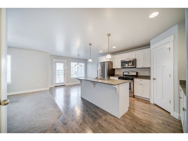 Building Photo - 629 Fall Creek Dr