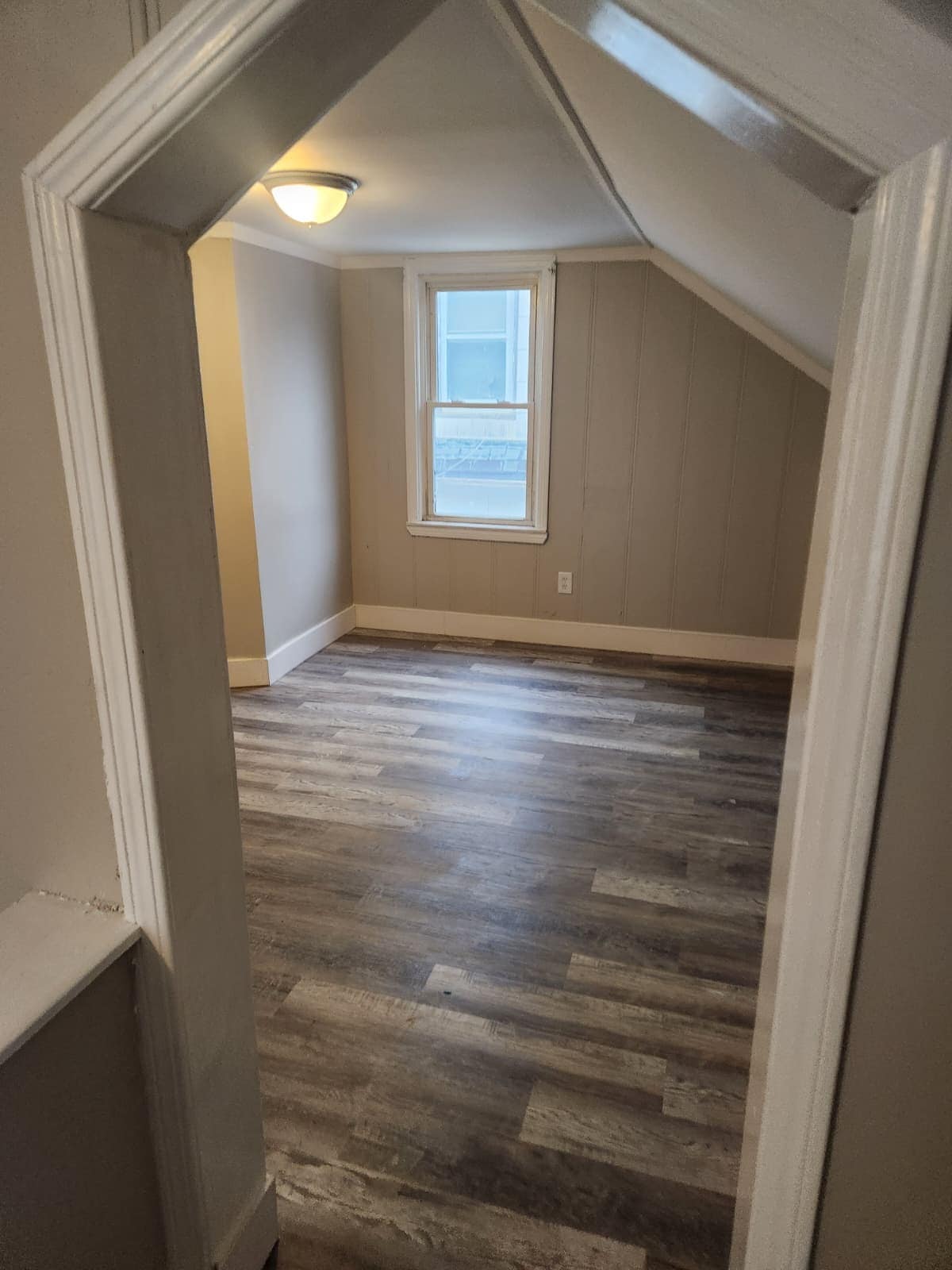 Upstairs - 14945 Lappin St