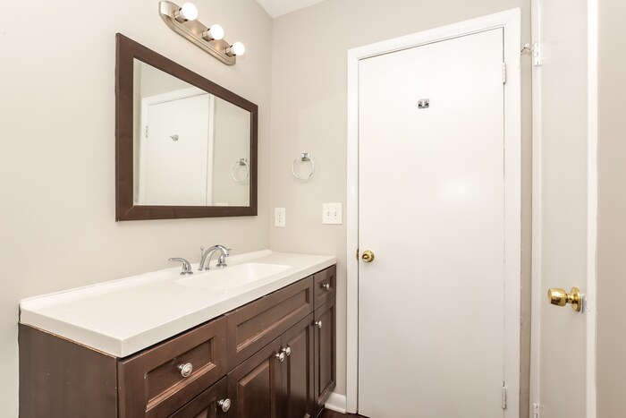 Building Photo - 4873 Everest Dr