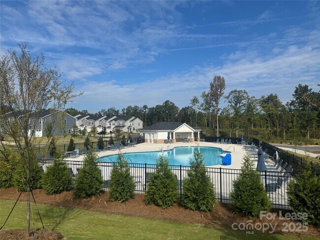 Building Photo - 4159 Smt Wds Dr