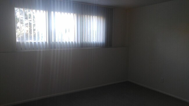 Building Photo - 1545 Montezuma Cir