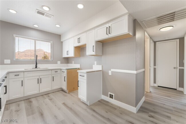 Building Photo - 5689 E Lake Mead Blvd