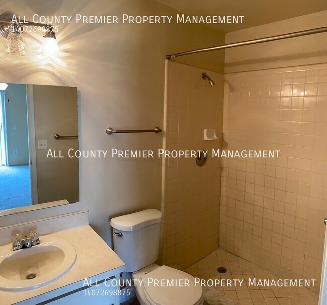 Building Photo - PENDING APPLICATION! Nice 2 Bedroom 2 Bath...