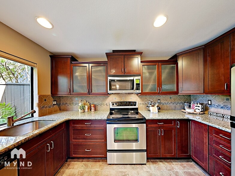 Building Photo - 2321 Swarthmore Dr
