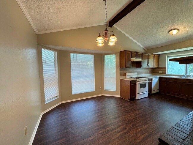 Building Photo - 1107 Spearson Ln