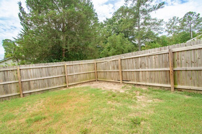 Building Photo - 1401 Thelbert Dr
