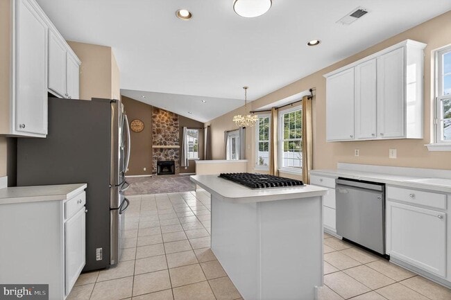 Building Photo - 2 Berwick Cir