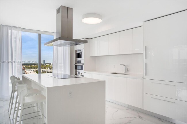 Building Photo - 330 Sunny Isles Blvd