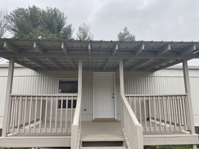 Building Photo - 404 Dorris Rd