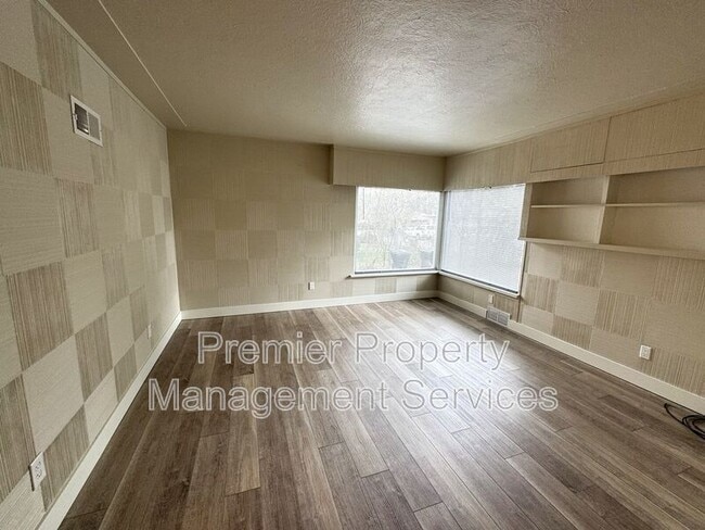 Building Photo - 2607 Glenwood Ln