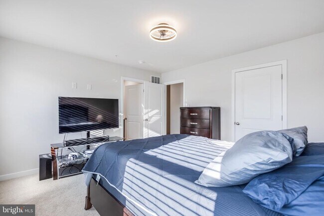 Building Photo - 345 Soft Rush Ln