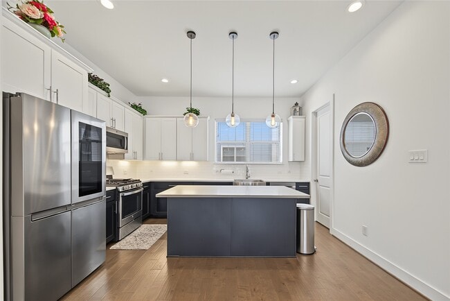 Building Photo - 2208 McGowen St