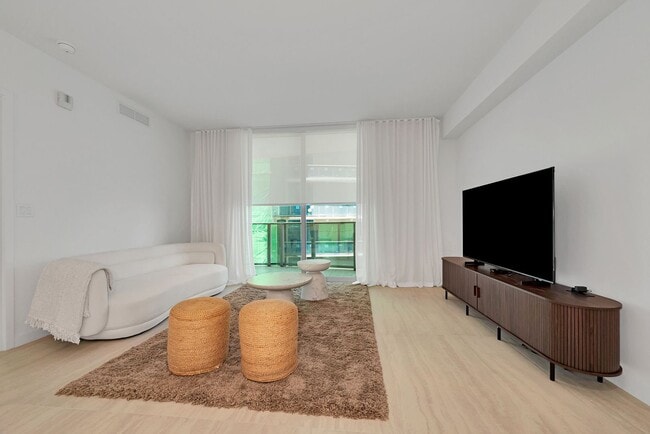 Building Photo - Fully furnished 2-bedroom residence in the heart of Brickell.