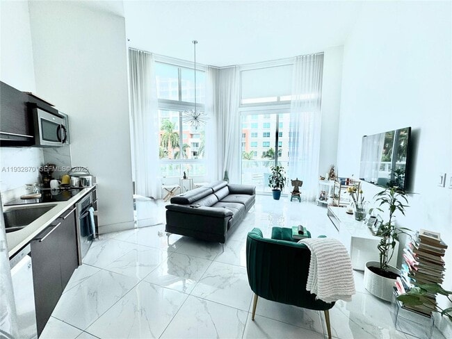 Building Photo - 1900 N Bayshore Dr