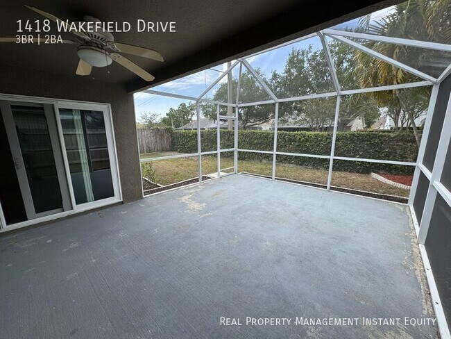 Building Photo - 1418 Wakefield Dr