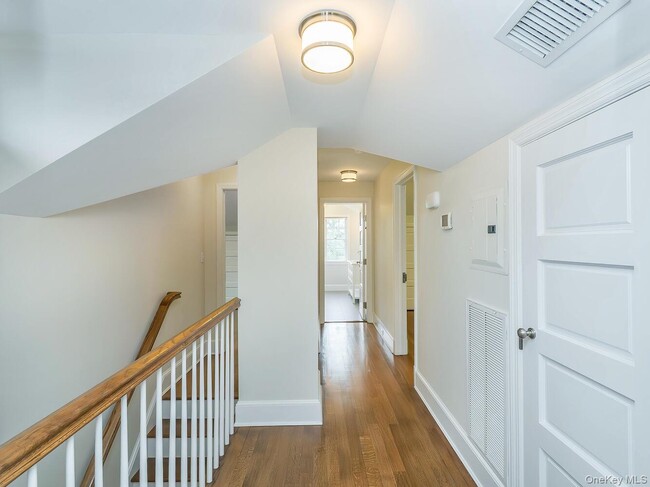 Building Photo - 29 Birch St