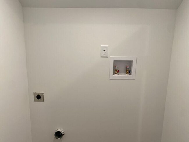 Building Photo - New House Near Nashboro Village - Close to Airport & Lake!