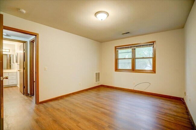 Building Photo - 58 Sunfish Ct