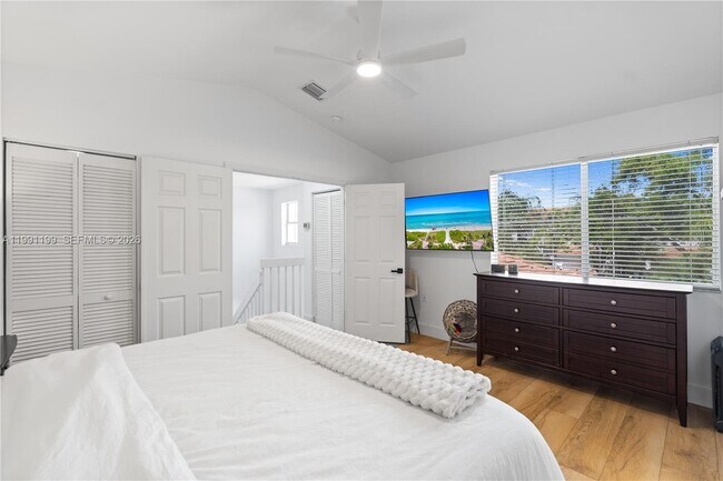 Building Photo - 1120 Canella Ln