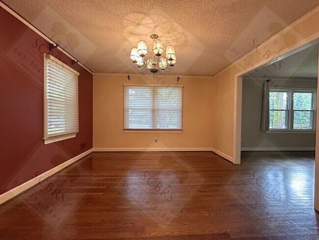 Building Photo - SE Columbia - 3 bedroom, 2 bath clean single story