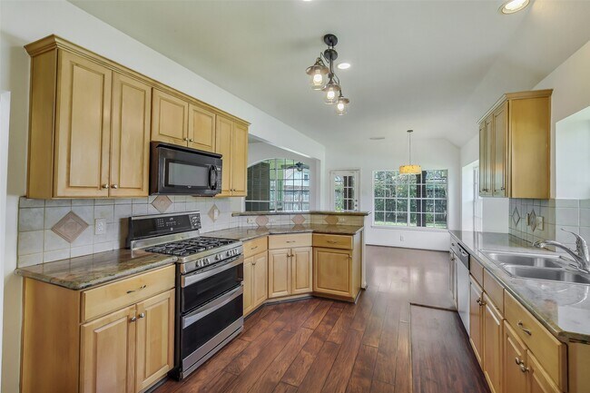 Building Photo - 11802 Chateau Trail